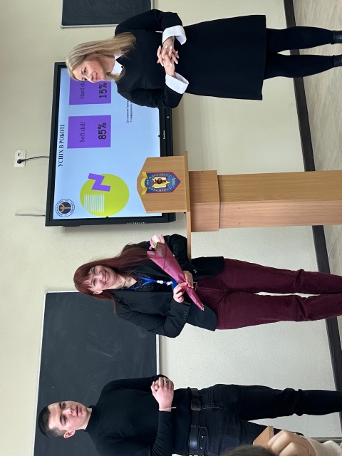 Представники історичного факультету - в. о. студентського декана І. Міщій та голова комісії з внутрішнього забезпечення якості освіти доц. О. П. Валіон  узагальнюють результати тренінгу